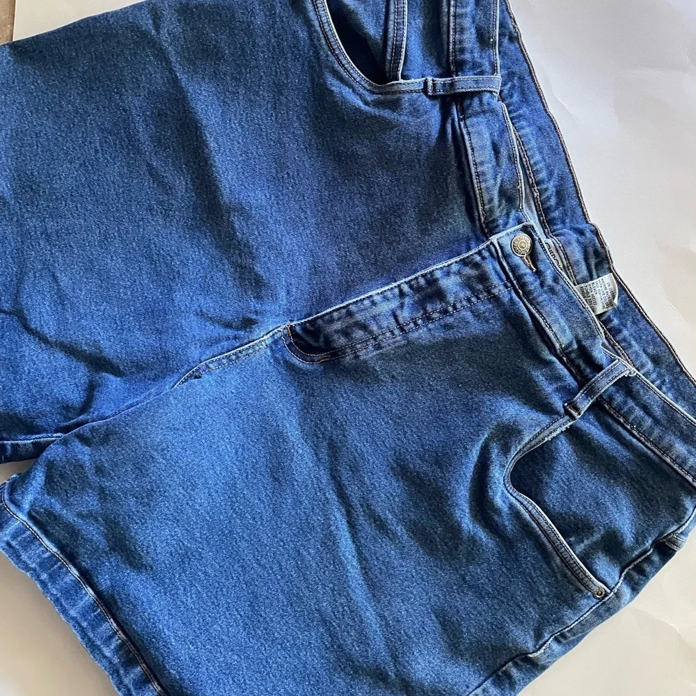 Vintage Cherokee Mom Fit Jean Shorts